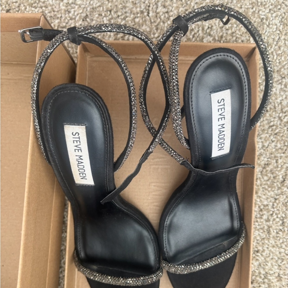Steve Madden Black Breslin Heels - Picture 3 of 6